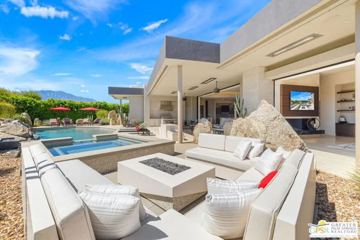 1 Sterling Ridge Drive, Rancho Mirage, California 92270