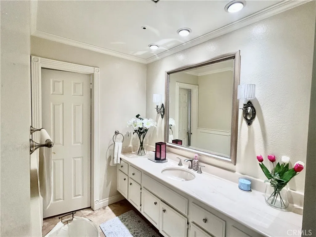 3680 S Bear Street 16 / J, Santa Ana, California 92704 home-pic-22