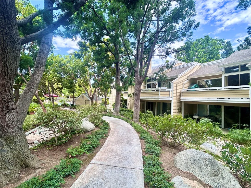 3680 S Bear Street 16 / J, Santa Ana, California 92704 home-pic-40