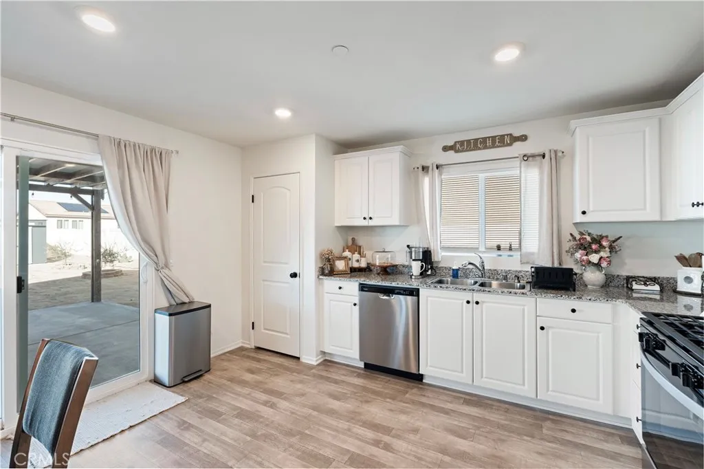 10150 Francis Court, Adelanto, California 92301 home-pic-8