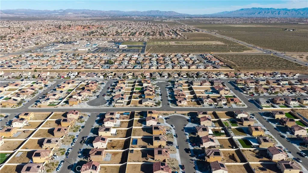 10150 Francis Court, Adelanto, California 92301 home-pic-31