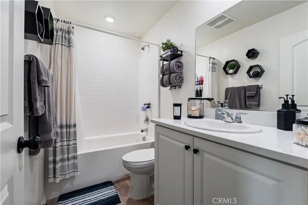 10150 Francis Court, Adelanto, California 92301 home-pic-24