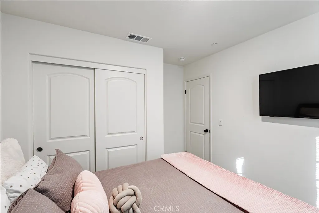 10150 Francis Court, Adelanto, California 92301 home-pic-20
