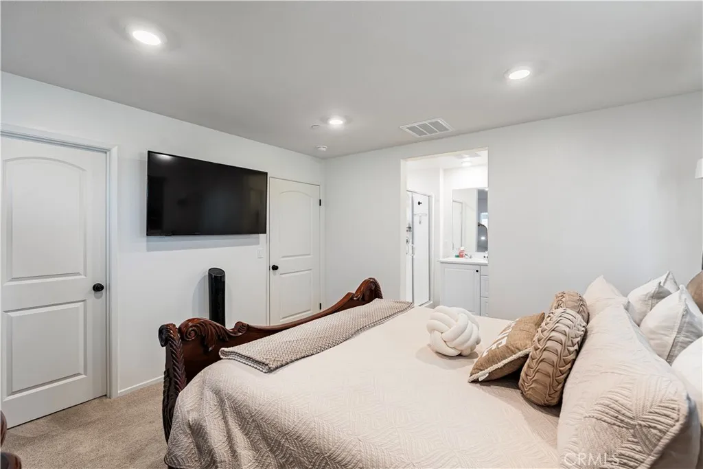 10150 Francis Court, Adelanto, California 92301 home-pic-17