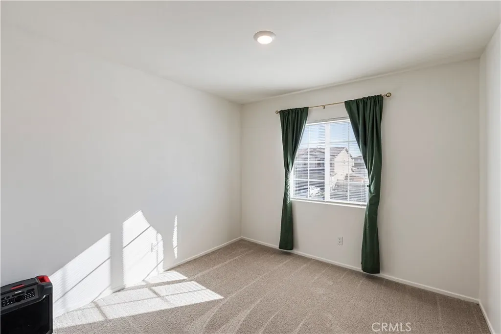 10150 Francis Court, Adelanto, California 92301 home-pic-18