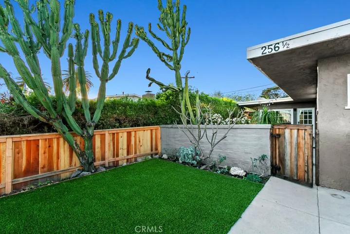 256 1/2 Avenida Madrid B, San Clemente, California 92672