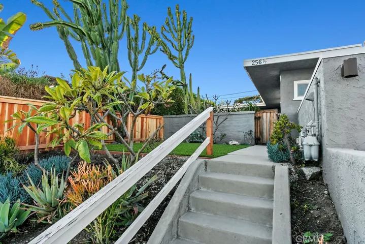 256 1/2 Avenida Madrid B, San Clemente, California 92672