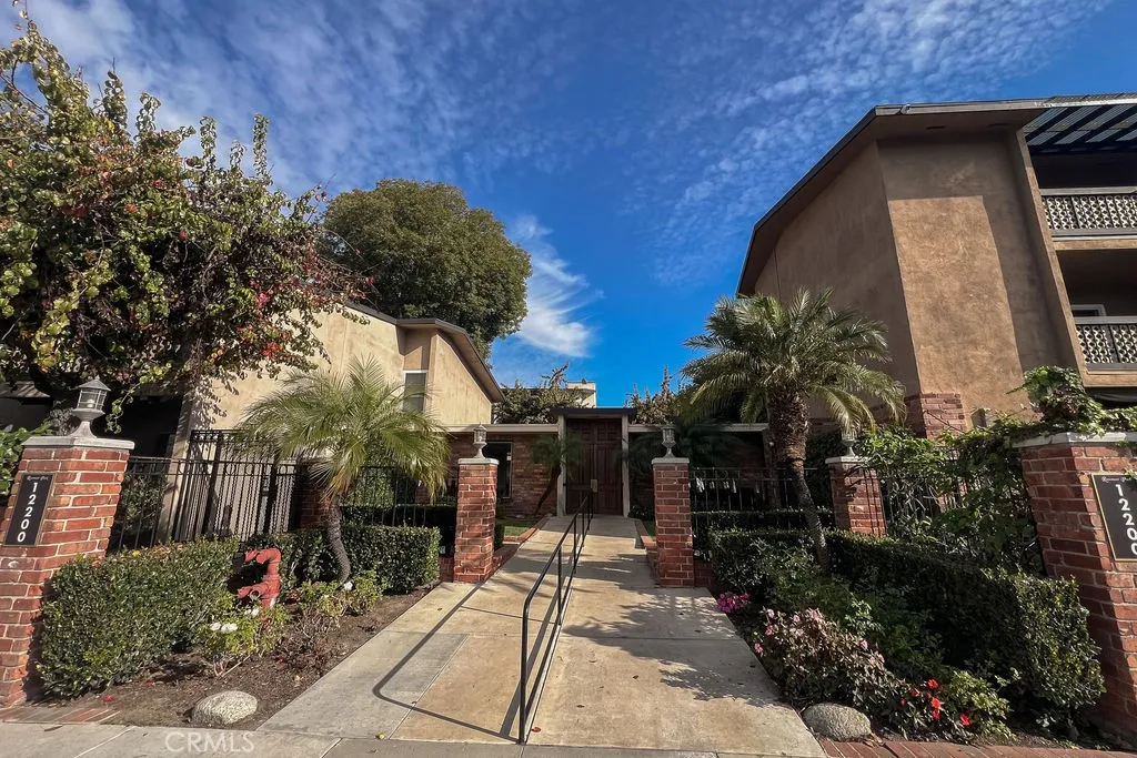 12200 Montecito Rd. H207, Seal Beach, California 90740 home-pic-1