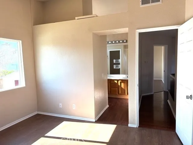 3030 Holline Court, Lancaster, California 93535 home-pic-23