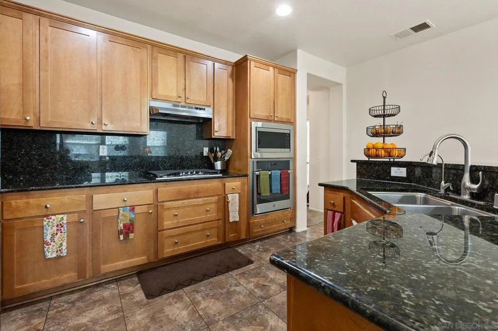 1391 Ranch St, Perris, California 92571 home-pic-16