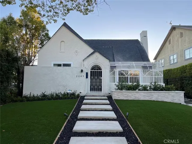 2207 Parnell, Los Angeles, California 90064