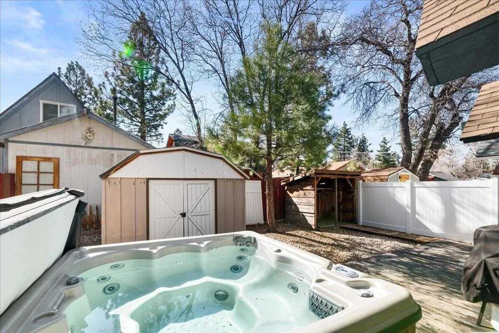 526 Kern, Sugarloaf, California 92386 home-pic-19