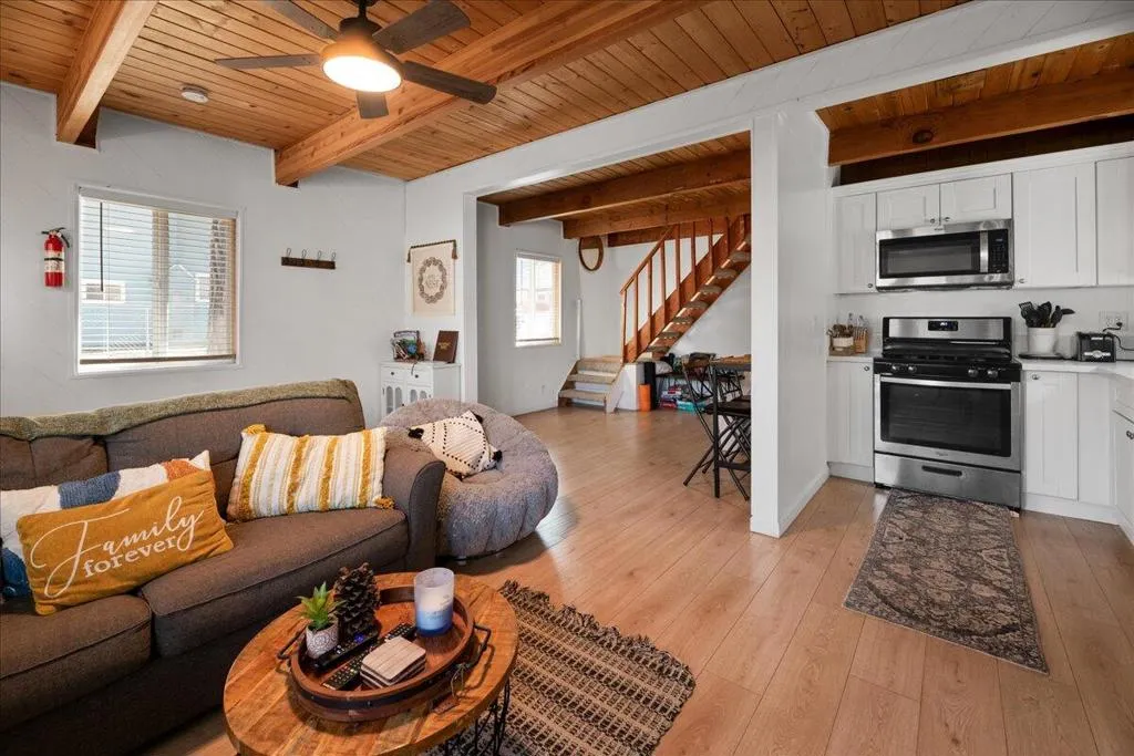 526 Kern, Sugarloaf, California 92386 home-pic-9