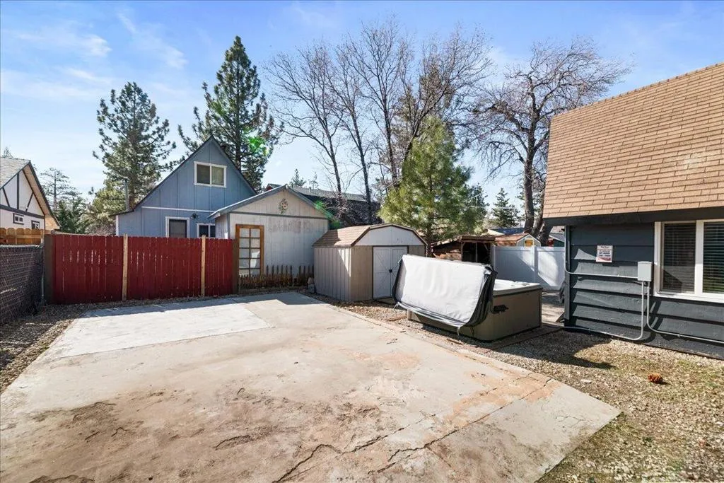 526 Kern, Sugarloaf, California 92386 home-pic-20
