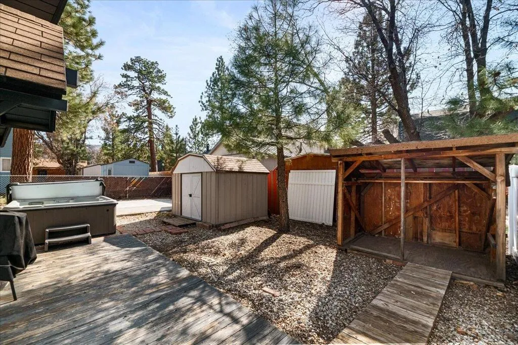 526 Kern, Sugarloaf, California 92386 home-pic-23
