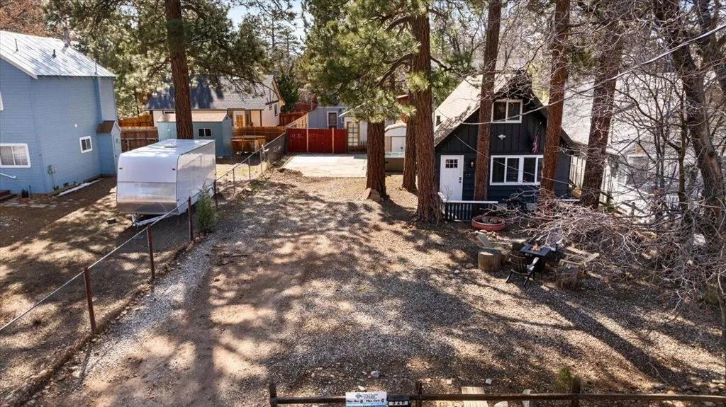 526 Kern, Sugarloaf, California 92386 home-pic-25