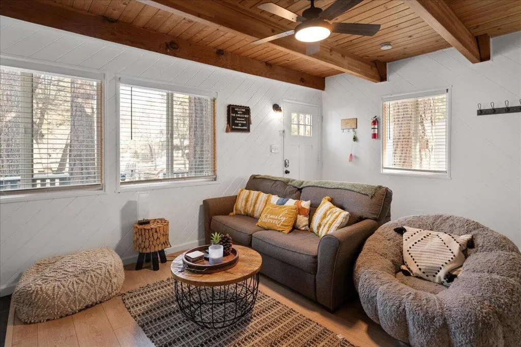 526 Kern, Sugarloaf, California 92386 home-pic-8