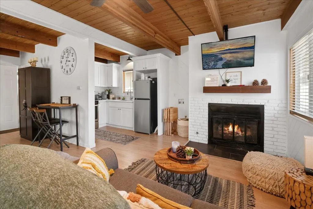 526 Kern, Sugarloaf, California 92386 home-pic-6