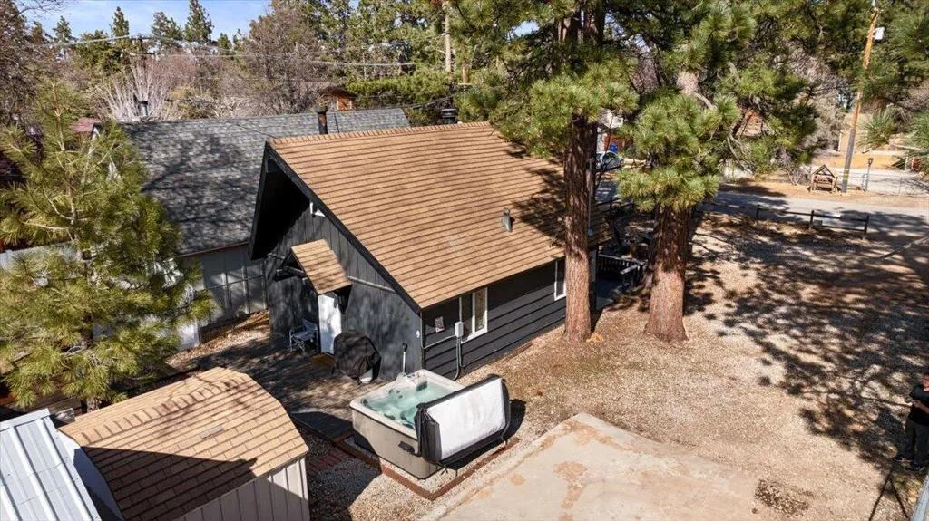 526 Kern, Sugarloaf, California 92386 home-pic-22