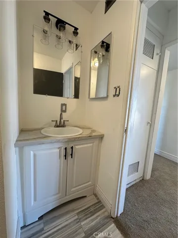 Bathroom/Hallway