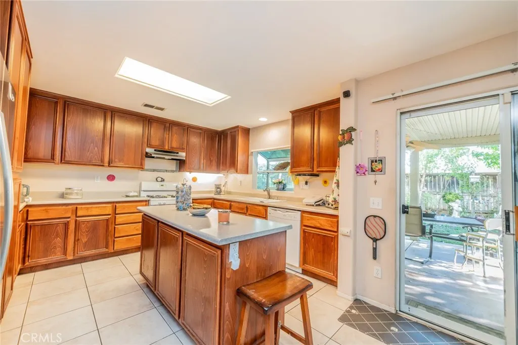 838 Classic Avenue, Beaumont, California 92223 home-pic-25