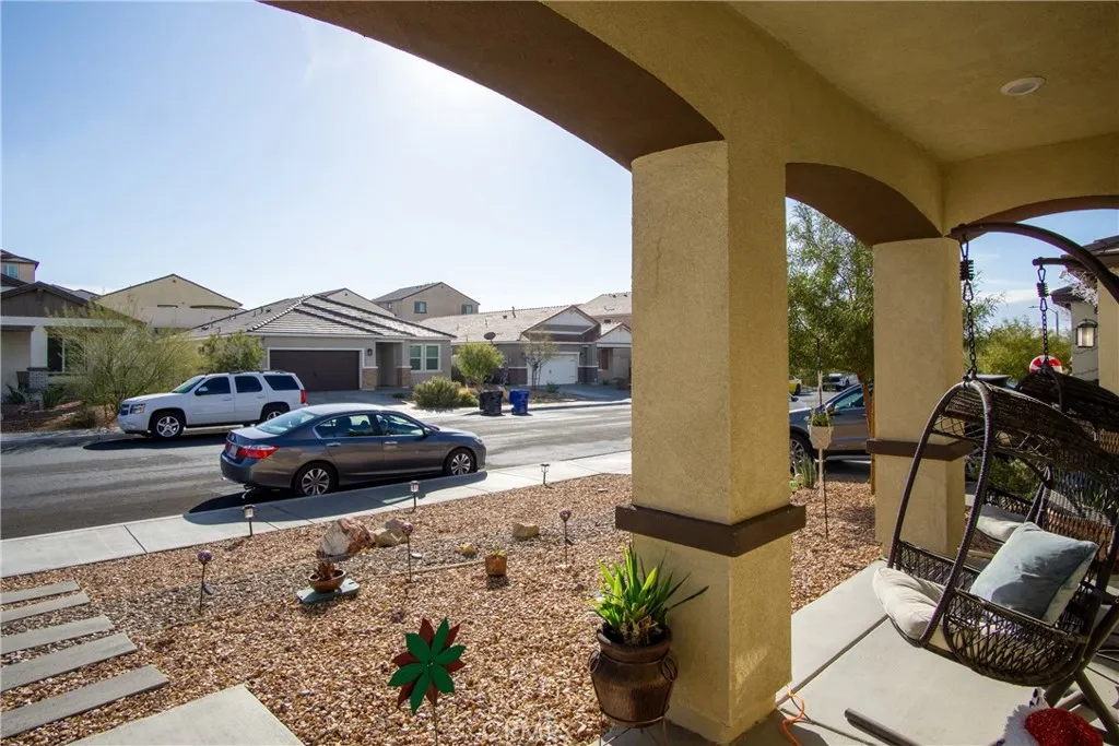 16846 Desert Star, Victorville, California 92394 home-pic-6