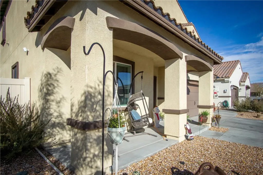 16846 Desert Star, Victorville, California 92394 home-pic-4