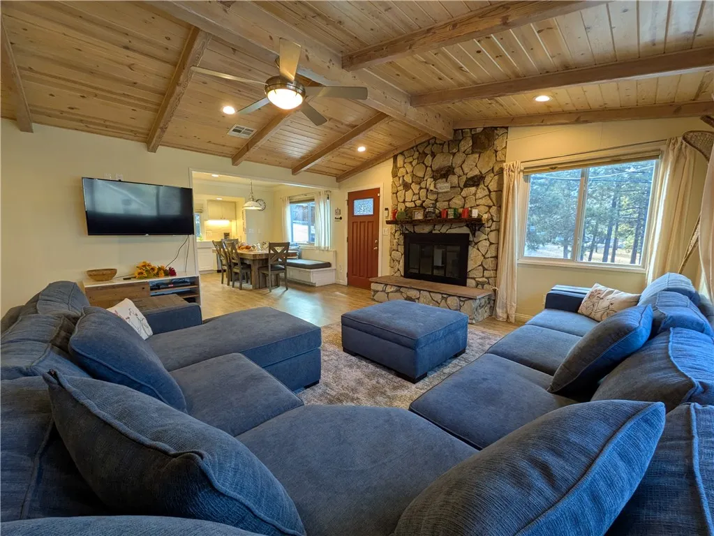 693 Knight Avenue, Big Bear Lake, California 92315 home-pic-4