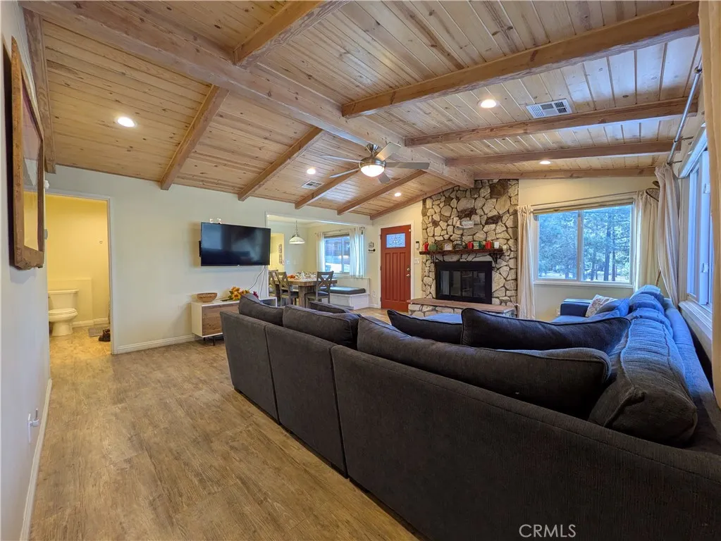 693 Knight Avenue, Big Bear Lake, California 92315 home-pic-8