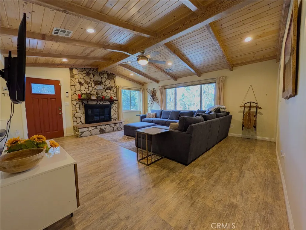 693 Knight Avenue, Big Bear Lake, California 92315 home-pic-6