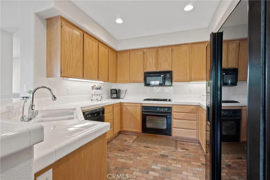 28003 Dickason, Valencia, California 91354 home-pic-17