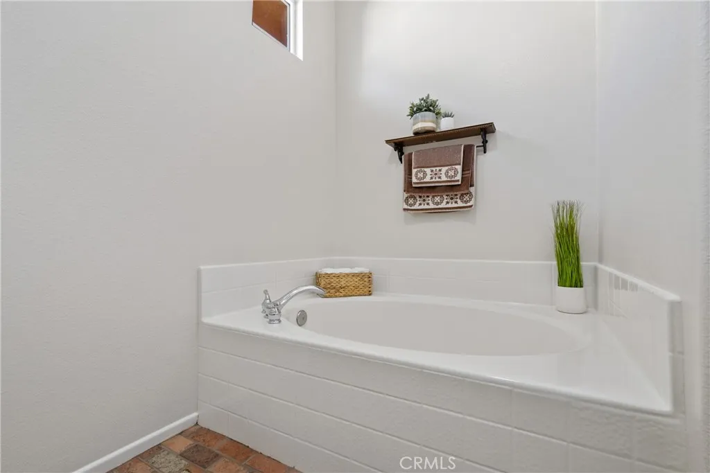 28003 Dickason, Valencia, California 91354 home-pic-30