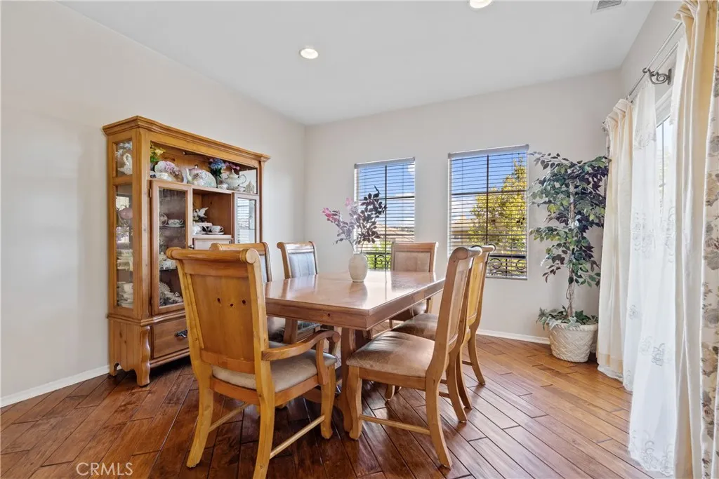 28003 Dickason, Valencia, California 91354 home-pic-13