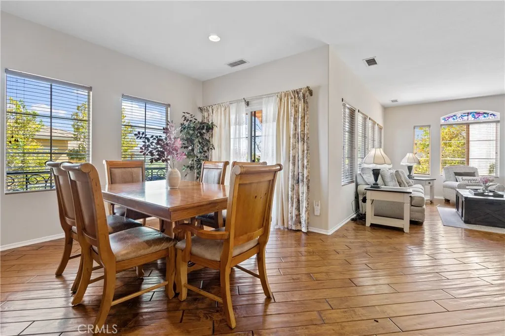 28003 Dickason, Valencia, California 91354 home-pic-14