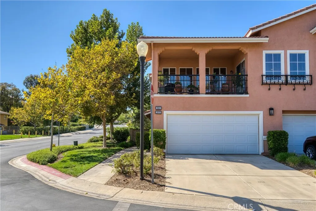 28003 Dickason, Valencia, California 91354 home-pic-2