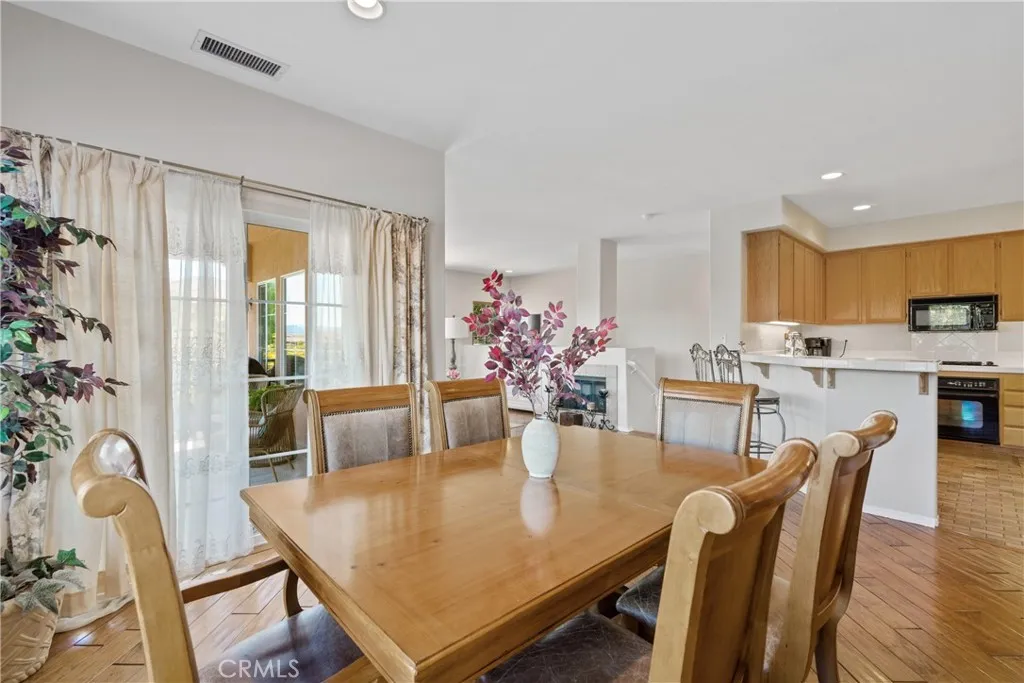 28003 Dickason, Valencia, California 91354 home-pic-16