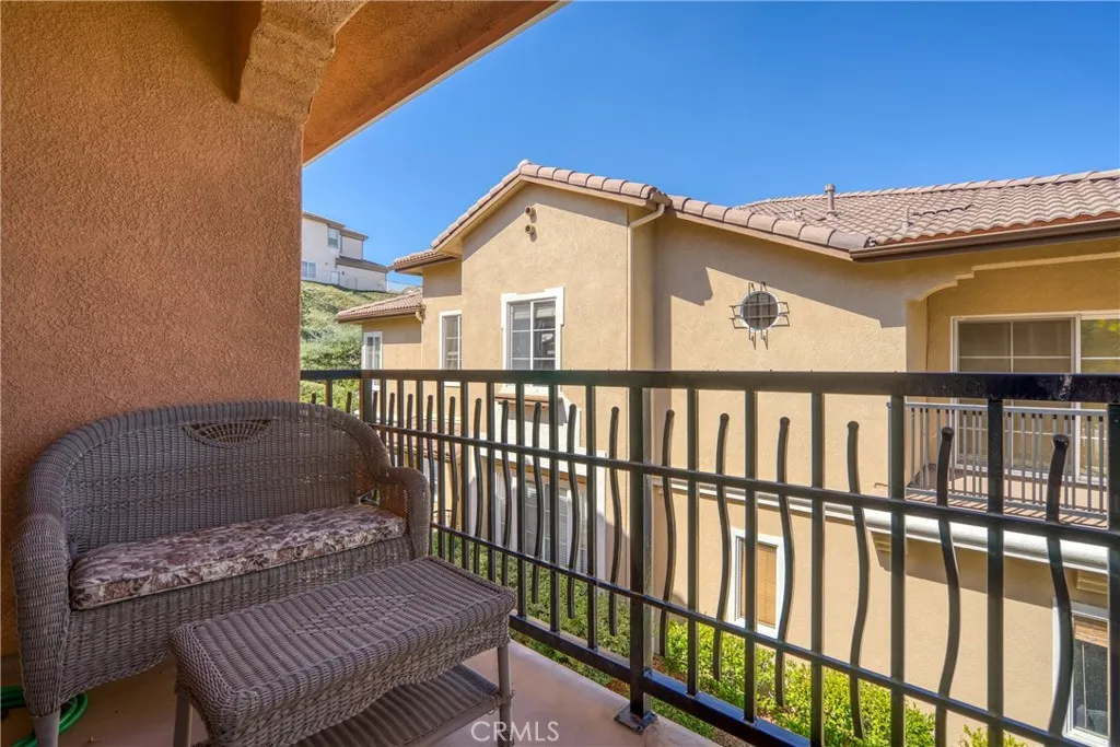 28003 Dickason, Valencia, California 91354 home-pic-33