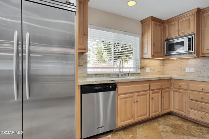 4539MammothAve 18