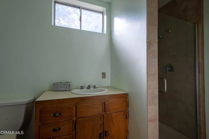 4539MammothAve 63