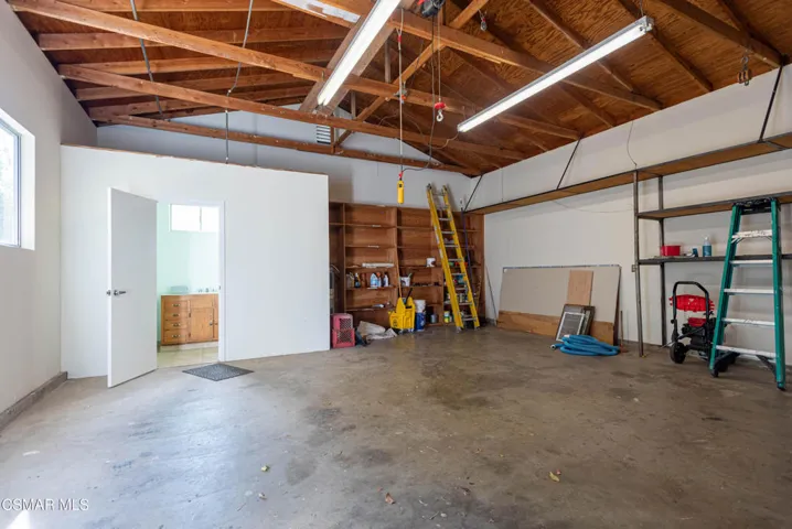 4539MammothAve 61