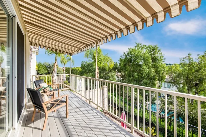 Balcony with beautiful Soka and canyon view