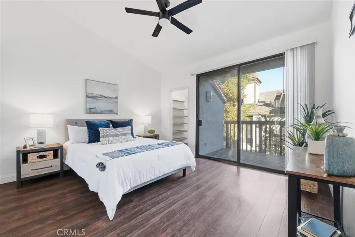 2516 W Macarthur J, Santa Ana, California 92704