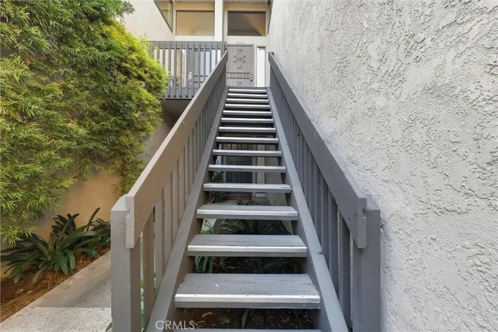 2516 W Macarthur J, Santa Ana, California 92704