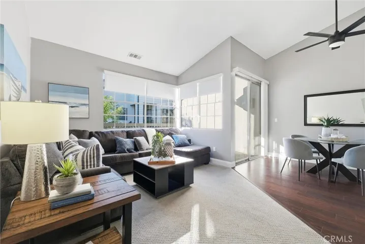 2516 W Macarthur J, Santa Ana, California 92704