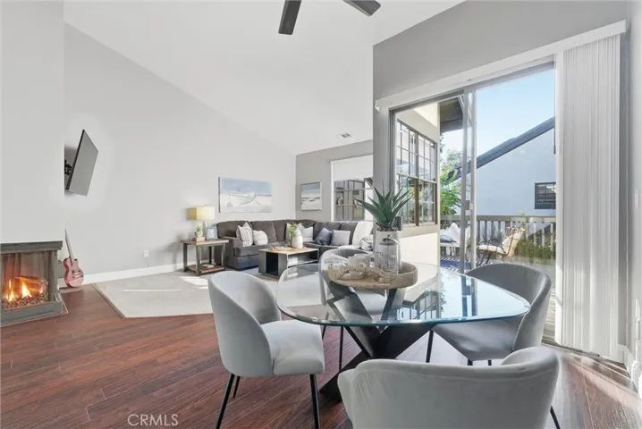 2516 W Macarthur J, Santa Ana, California 92704