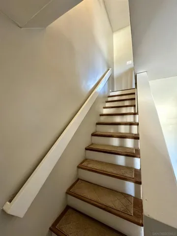 Entry stairway from the garage
