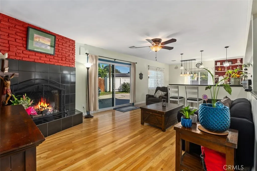 314 S Velva, Anaheim, California 92804 home-pic-2