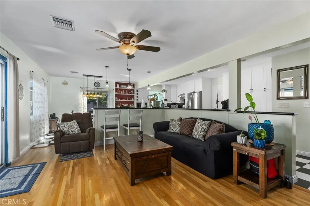 314 S Velva, Anaheim, California 92804 home-pic-18
