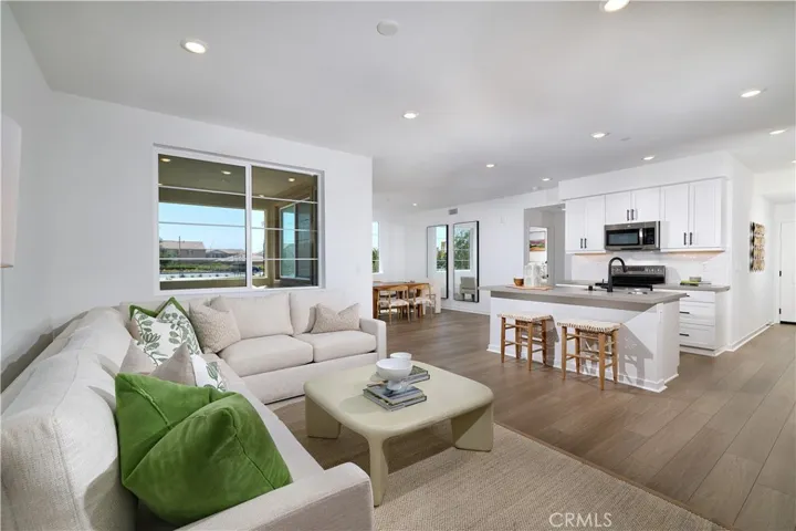 12903 Paradiso Drive 101, Eastvale, California 92880