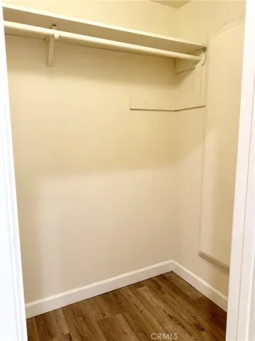 Walking Closet